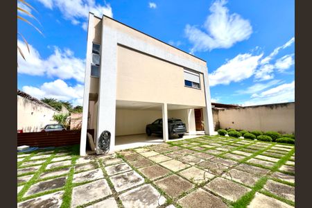 Casa à venda com 600m², 6 quartos e 4 vagasEntrada