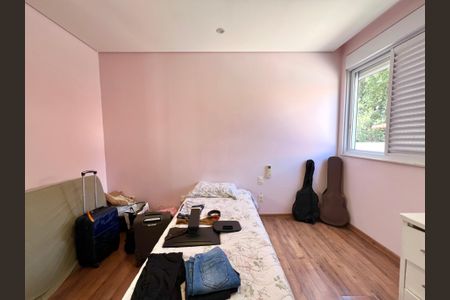 Casa à venda com 600m², 6 quartos e 4 vagasQuarto 4