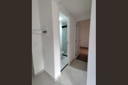 Apartamento para alugar com 38m², 2 quartos e sem vaga Apartamento para alugar com 38m², 2 quartos e sem vagaCorredor