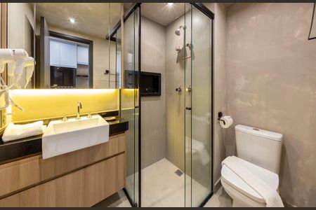 Banheiro de kitnet/studio para alugar com 1 quarto, 27m² em Jardim das Acacias, São Paulo
