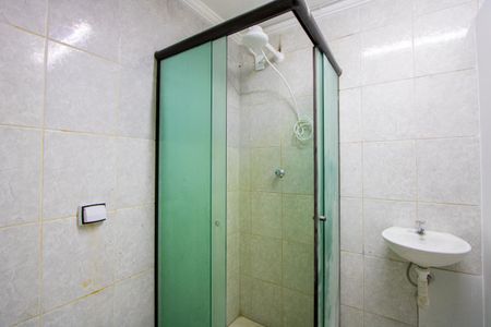 Banheiro de kitnet/studio para alugar com 1 quarto, 14m² em Campestre, Santo André