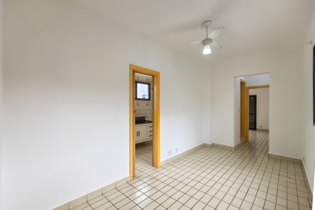 Sala de apartamento para alugar com 1 quarto, 40m² em Guilhermina, Praia Grande