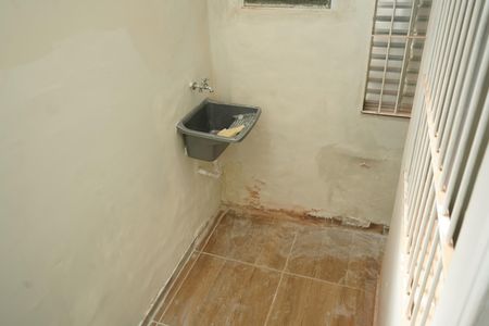Casa para alugar com 50m², 2 quartos e sem vagaÁrea de Serviço