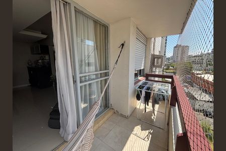 Apartamento à venda com 83m², 2 quartos e sem vaga