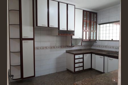 Foto 10 de casa à venda com 3 quartos, 250m² em Chácara Inglesa, São Paulo