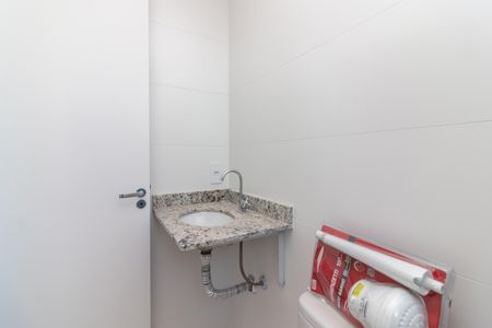 Banheiro de apartamento para alugar com 1 quarto, 28m² em Jardim São Paulo, São Paulo