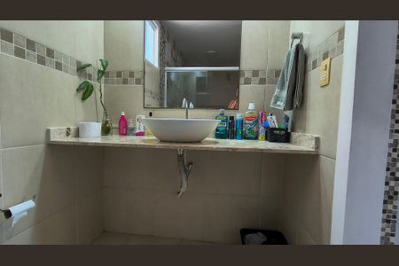 Casa de condomínio para alugar com 400m², 4 quartos e 2 vagas Casa de condomínio para alugar com 400m², 4 quartos e 2 vagasBanheiro da Suíte 2