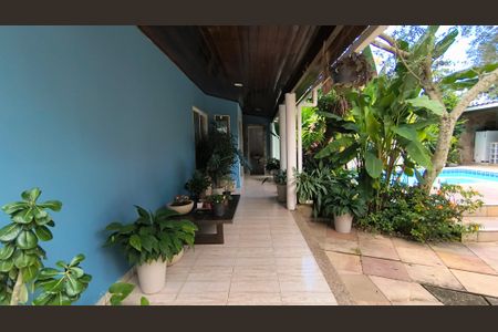 Casa de condomínio para alugar com 400m², 4 quartos e 2 vagas Casa de condomínio para alugar com 400m², 4 quartos e 2 vagasQuintal