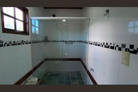 Casa de condomínio para alugar com 400m², 4 quartos e 2 vagas Casa de condomínio para alugar com 400m², 4 quartos e 2 vagasBanheiro da Suíte 3