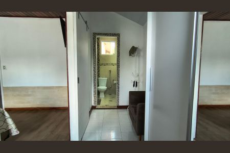 Casa de condomínio para alugar com 400m², 4 quartos e 2 vagas Casa de condomínio para alugar com 400m², 4 quartos e 2 vagasCloset da Suíte 2