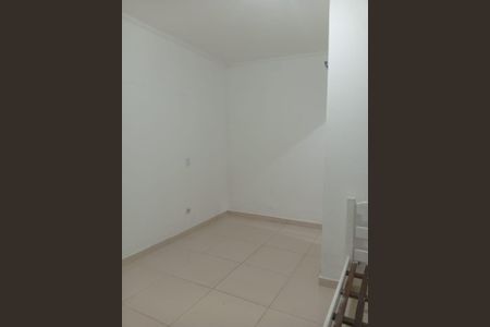 Sala / Quarto de kitnet/studio para alugar com 1 quarto, 38m² em Jardim Santana (Vicente de Carvalho), Guarujá