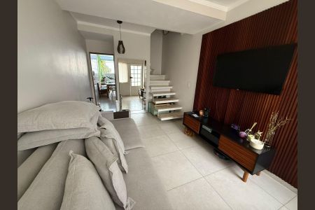 Sala de casa de condomínio à venda com 2 quartos, 96m² em Nova Petrópolis, São Bernardo do Campo