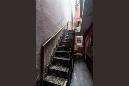 Apartamento para alugar com 4m², 1 quarto e sem vaga Apartamento para alugar com 4m², 1 quarto e sem vagaEscada