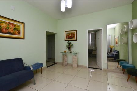 Sala de casa para alugar com 7 quartos, 360m² em Sagrada Família, Belo Horizonte