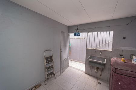 Casa à venda com 167m², 3 quartos e 1 vagaÁrea de Serviço 2