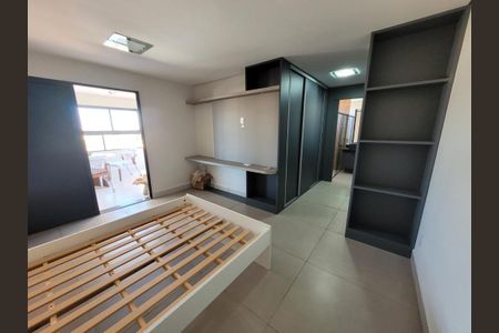 Quarto de apartamento para alugar com 3 quartos, 230m² em Umuarama, Uberlândia