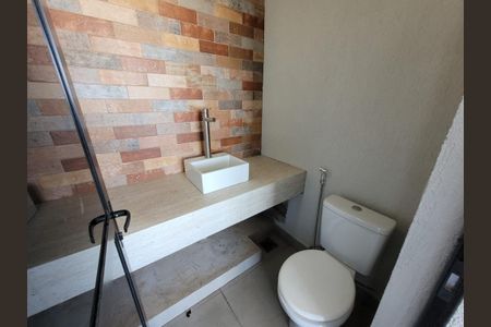 Banheiro de apartamento para alugar com 3 quartos, 230m² em Umuarama, Uberlândia