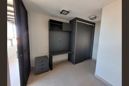 Quarto de apartamento para alugar com 3 quartos, 230m² em Umuarama, Uberlândia