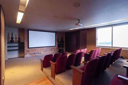 Apartamento à venda com 101m², 3 quartos e 2 vagas Apartamento à venda com 101m², 3 quartos e 2 vagasSala de cinema