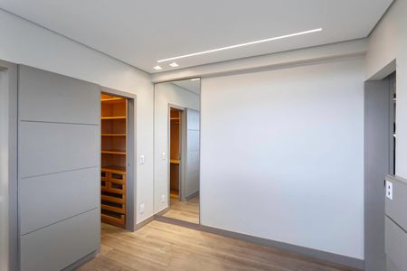 Apartamento à venda com 101m², 3 quartos e 2 vagas Apartamento à venda com 101m², 3 quartos e 2 vagasSuíte