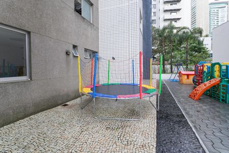 Apartamento à venda com 101m², 3 quartos e 2 vagas Apartamento à venda com 101m², 3 quartos e 2 vagasÁrea comum - Playground