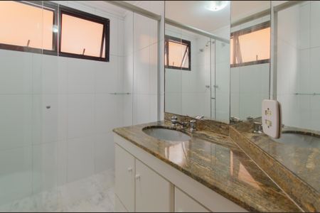 Apartamento à venda com 125m², 3 quartos e 2 vagasBanheiro Social