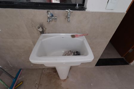 Casa à venda com 100m², 2 quartos e 2 vagasÁrea de Serviço - Tanque