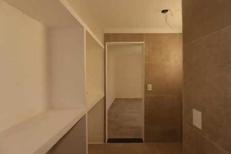 Casa à venda com 100m², 2 quartos e 2 vagasSuíte 2 - Closet