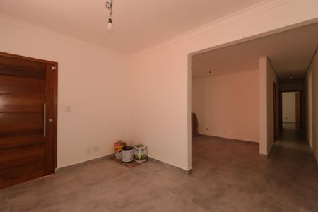 Casa à venda com 100m², 2 quartos e 2 vagasSala