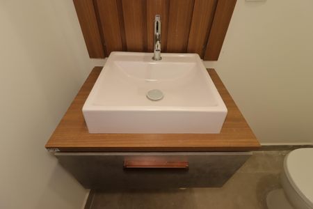 Casa à venda com 100m², 2 quartos e 2 vagasLavabo - Pia