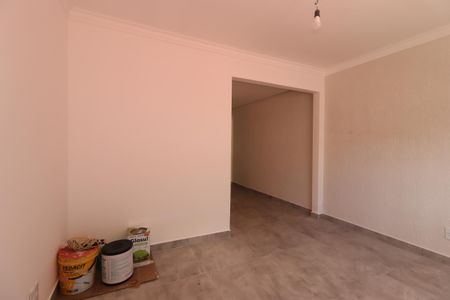 Casa à venda com 100m², 2 quartos e 2 vagasSala