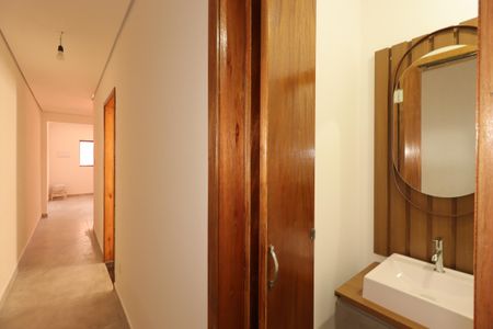 Casa à venda com 100m², 2 quartos e 2 vagasCorredor