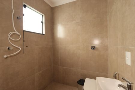 Casa à venda com 100m², 2 quartos e 2 vagasBanheiro da Suíte 1