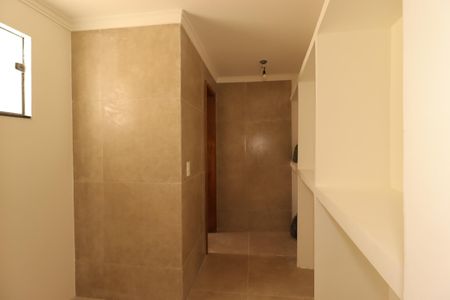 Casa à venda com 100m², 2 quartos e 2 vagasSuíte 2 - Closet