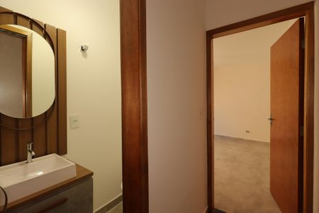 Casa à venda com 100m², 2 quartos e 2 vagasCorredor