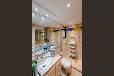 Apartamento para alugar com 62m², 2 quartos e 2 vagas Apartamento para alugar com 62m², 2 quartos e 2 vagasBanheiro