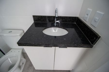 Apartamento para alugar com 60m², 2 quartos e 2 vagas Apartamento para alugar com 60m², 2 quartos e 2 vagasBanheiro