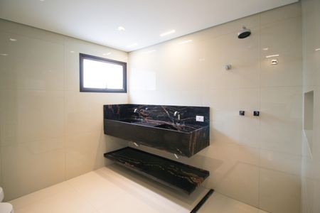 Apartamento para alugar com 246m², 4 quartos e 4 vagas