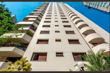 Apartamento para alugar com 246m², 4 quartos e 4 vagas