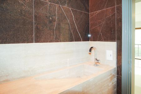 Apartamento para alugar com 246m², 4 quartos e 4 vagas