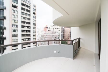 Apartamento para alugar com 246m², 4 quartos e 4 vagas