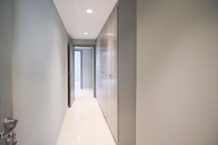 Apartamento para alugar com 246m², 4 quartos e 4 vagas