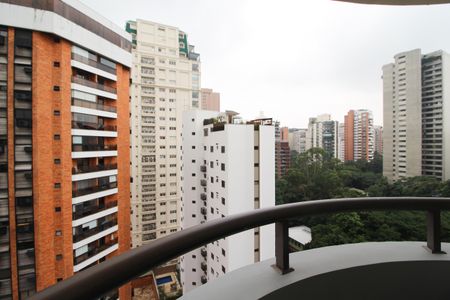 Apartamento para alugar com 246m², 4 quartos e 4 vagas