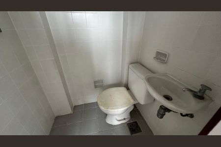 Apartamento à venda com 113m², 3 quartos e 2 vagas Apartamento à venda com 113m², 3 quartos e 2 vagasBanheiro de serviço