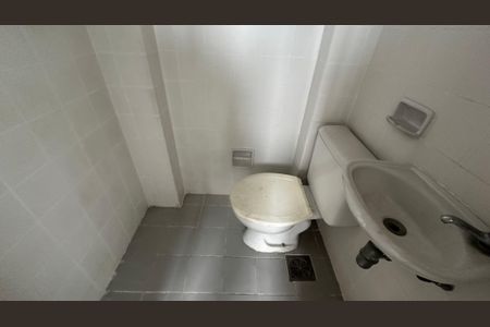 Apartamento à venda com 113m², 3 quartos e 2 vagas Apartamento à venda com 113m², 3 quartos e 2 vagasBanheiro de serviço