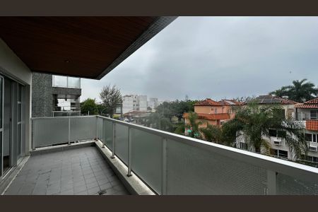Apartamento à venda com 113m², 3 quartos e 2 vagas Apartamento à venda com 113m², 3 quartos e 2 vagasVaranda