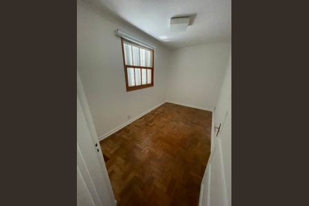 Casa à venda com 124m², 4 quartos e 1 vagaQuarto