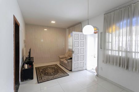 Sala de casa à venda com 3 quartos, 190m² em Paquetá, Belo Horizonte