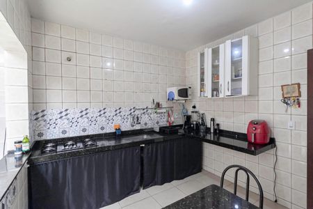 Casa à venda com 190m², 3 quartos e 2 vagas Casa à venda com 190m², 3 quartos e 2 vagasCozinha