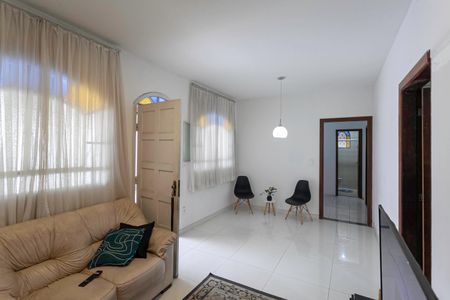 Sala de casa à venda com 3 quartos, 190m² em Paquetá, Belo Horizonte